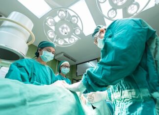 Czy szpital wystawia L4 po porodzie?