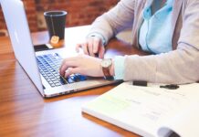 Jak zorganizować sobie pracę zdalną?